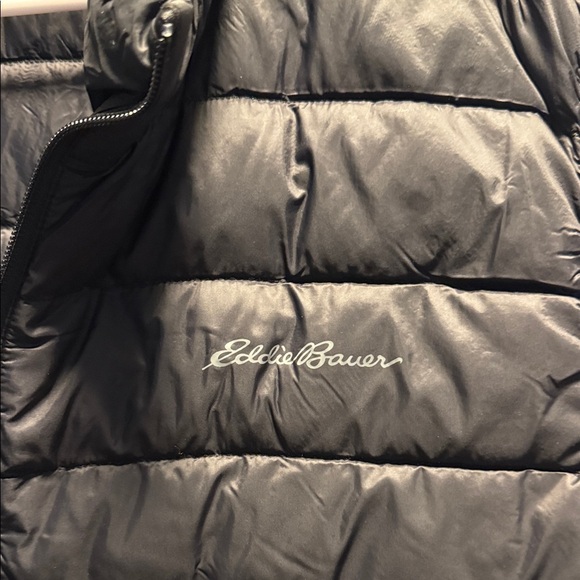 Eddie Bauer Men's Dark Gray Puffer Vest - Picture 4 of 6